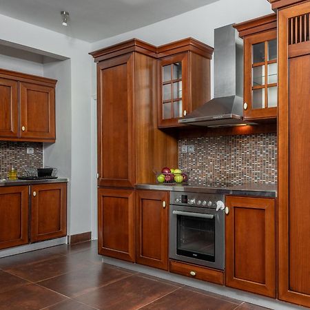 Relux Sea View 2 Bedroom Apartment By Blupine Athen Eksteriør bilde